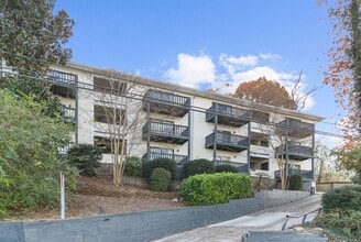 Signal Hill in Birmingham, AL - Building Photo - Building Photo