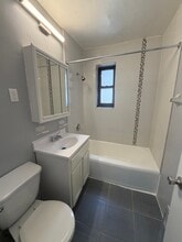 56 S Munn Ave, Unit 5D in East Orange, NJ - Foto de edificio - Building Photo