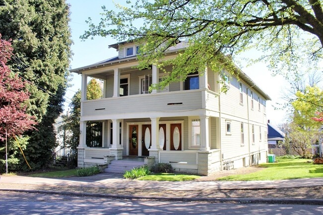 3628-3634 SE Milwaukie Ave