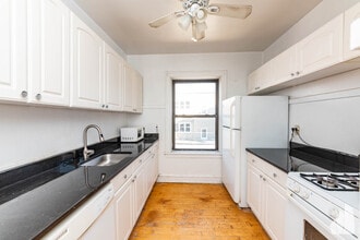 4455 N Artesian Ave, Unit 2 in Chicago, IL - Building Photo - Building Photo