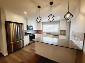 22330-2292A 92a Ave NW in Edmonton, AB - Building Photo