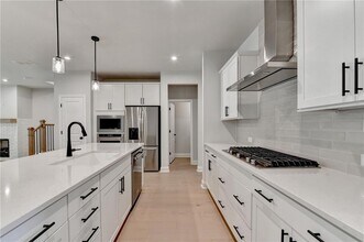 202 Holsten Ln in Johns Creek, GA - Building Photo - Building Photo