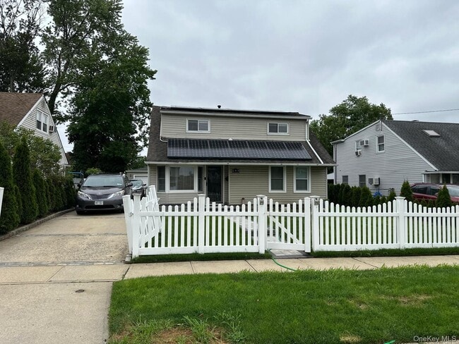 property at 899 Bowling Green Dr