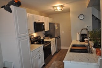 34 Arrowhead Way S in Fairport, NY - Building Photo - Building Photo