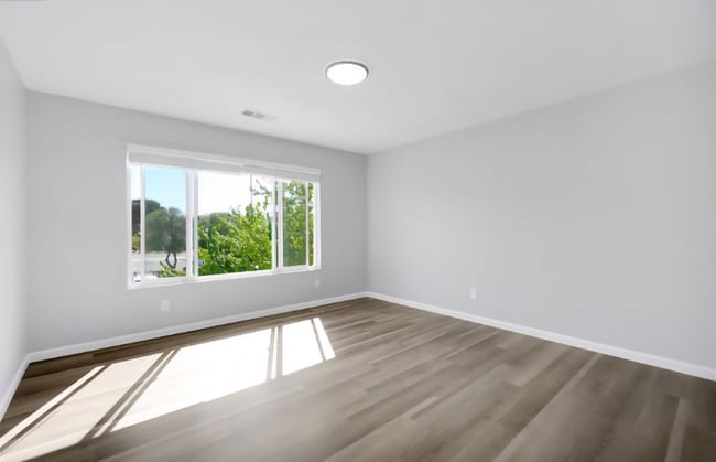 property at 118 Raven Ct