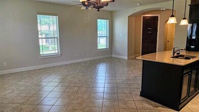 950 Brook Forest Ln in Euless, TX - Building Photo - Building Photo