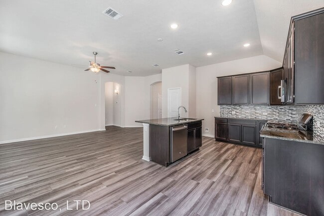 106 Alessandra Way photo'