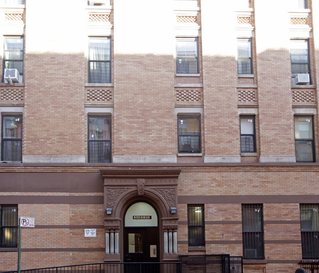 369 E 162nd St in Bronx, NY - Foto de edificio - Building Photo