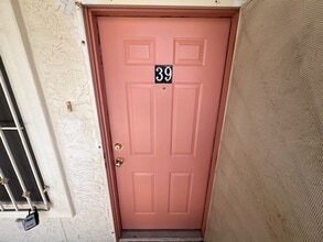 1419 E Gustavus St in Laredo, TX - Building Photo - Building Photo