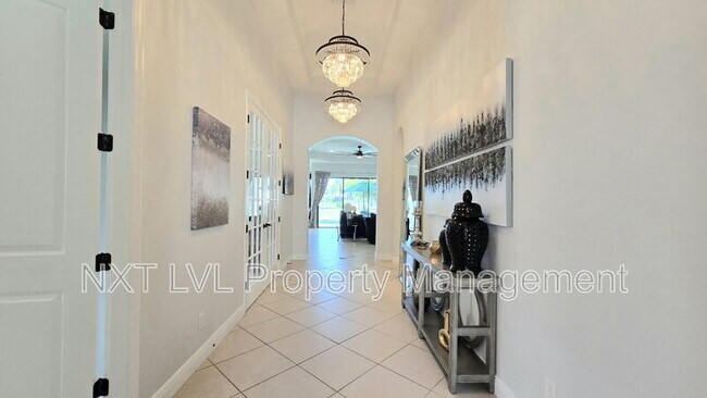 1685 Serrano Cir in Naples, FL - Building Photo - Building Photo