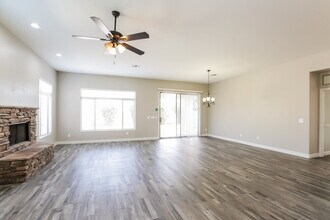 2102 E Fawn Dr in Phoenix, AZ - Building Photo - Building Photo