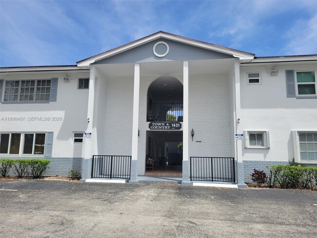 property at 1431 S 14th Ave