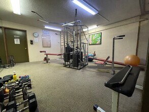 2740 Kuilei St, Unit 2403 in Honolulu, HI - Building Photo - Building Photo