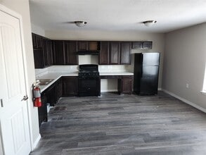 724 E Ave N in Belton, TX - Building Photo - Building Photo