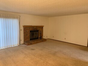 1282 NW Lanyard Loop in Oak Harbor, WA - Building Photo - Building Photo