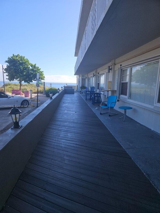 4144 El Mar Dr-Unit -9 in Lauderdale-by-the-Sea, FL - Building Photo - Building Photo