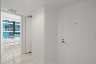 31 SE 6th St, Unit 1808 in Miami, FL - Building Photo - Building Photo