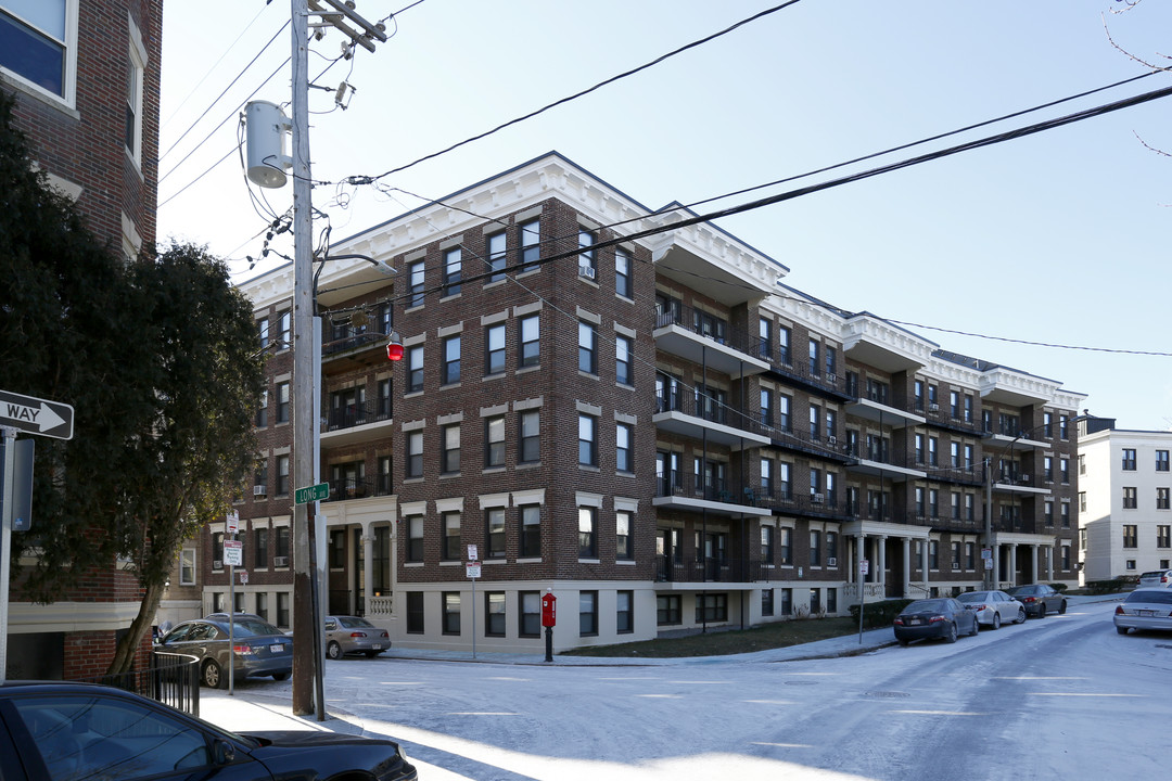 Ray Dooley Apartments in Allston, MA - Foto de edificio