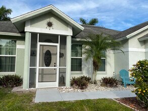 26564 Robin Way in Bonita Springs, FL - Building Photo - Building Photo