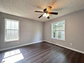 2725 Victoria Ave in Norfolk, VA - Building Photo - Building Photo