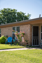 Southstead (Homestead) Apartments in Lubbock, TX - Building Photo - Building Photo