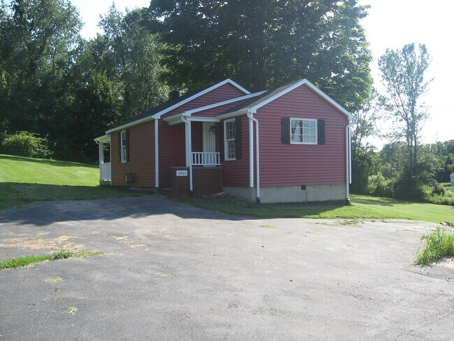 2465 Penfield Rd in Penfield, NY - Building Photo - Building Photo