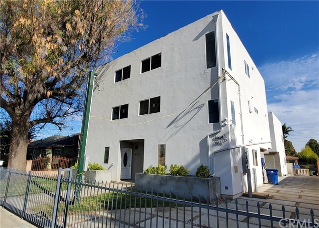 6634 Hazeltine Ave in Los Angeles, CA - Building Photo