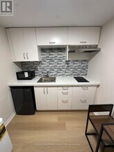 316 Cherokee Blvd in Toronto, ON - Building Photo - Building Photo