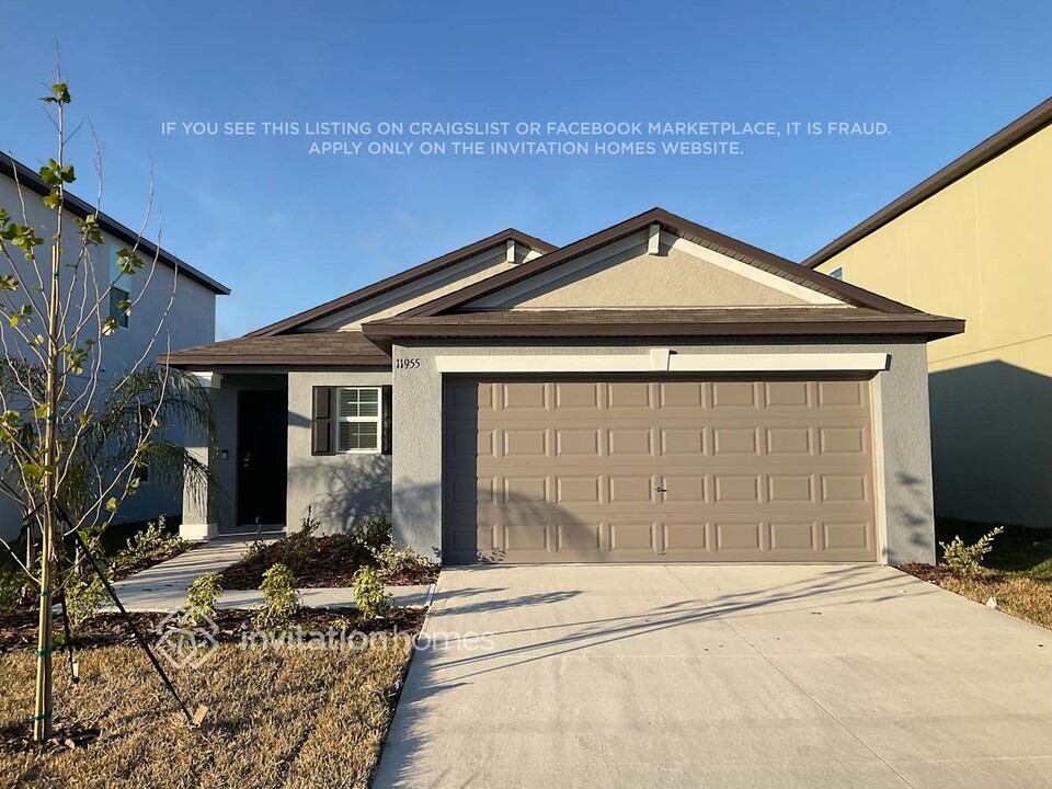 11955 Lavender Loop in Spring Hill, FL - Building Photo