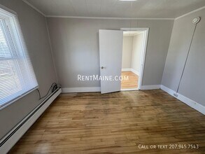 124 York St, Unit 4 in Bangor, ME - Building Photo - Building Photo
