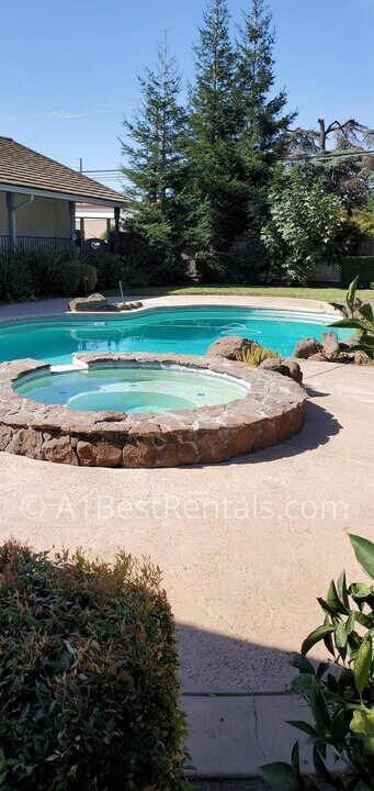 1404 Central Ave in Modesto, CA - Building Photo