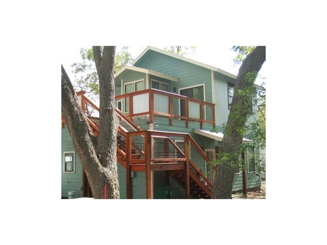 property at 407 W 35th St