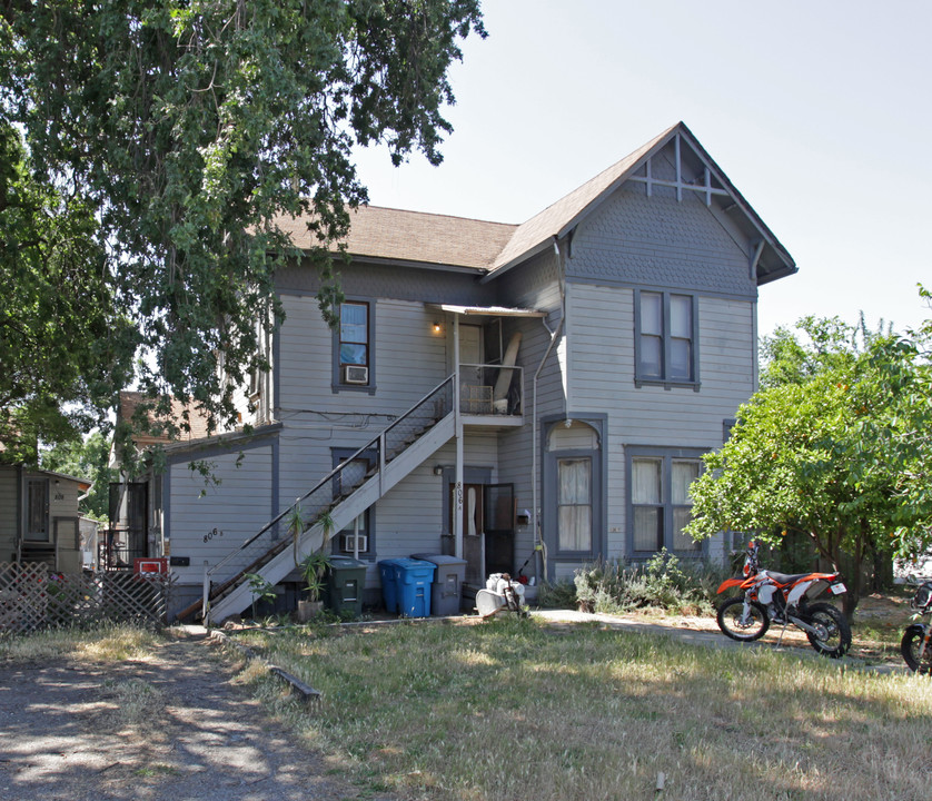 806 E Monte Vista Ave in Vacaville, CA - Building Photo