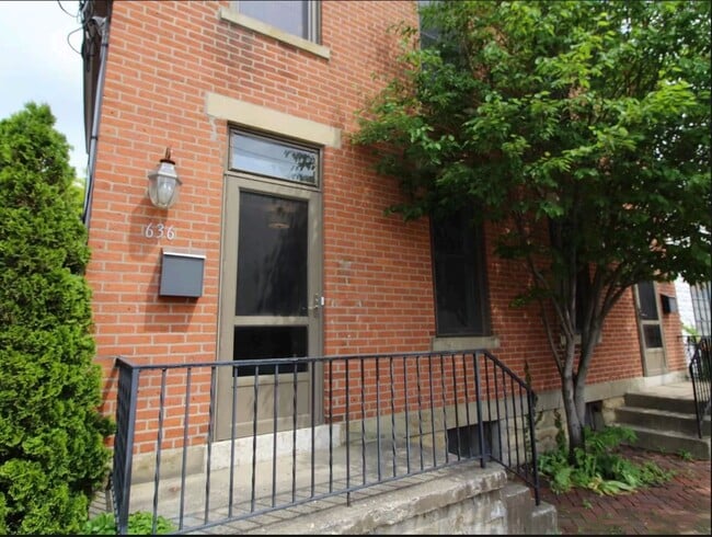 636 S Pearl St in Columbus, OH - Foto de edificio - Building Photo