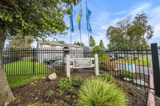 Cascade Court in Tacoma, WA - Foto de edificio - Building Photo