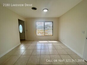 2180 Lakeview Dr in Melbourne, FL - Building Photo - Building Photo