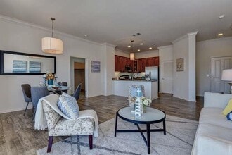 1445 Fruitdale Ave, Unit 405 in San Jose, CA - Building Photo - Building Photo