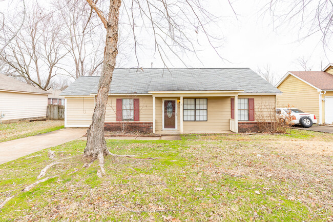 10152 Yates Dr in Olive Branch, MS - Building Photo - Building Photo