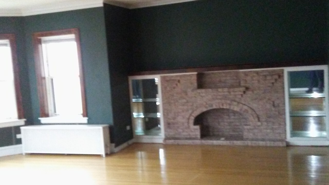 5717 N Washtenaw Ave in Chicago, IL - Building Photo