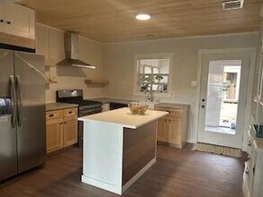 613 Brentwood St in Austin, TX - Building Photo - Building Photo