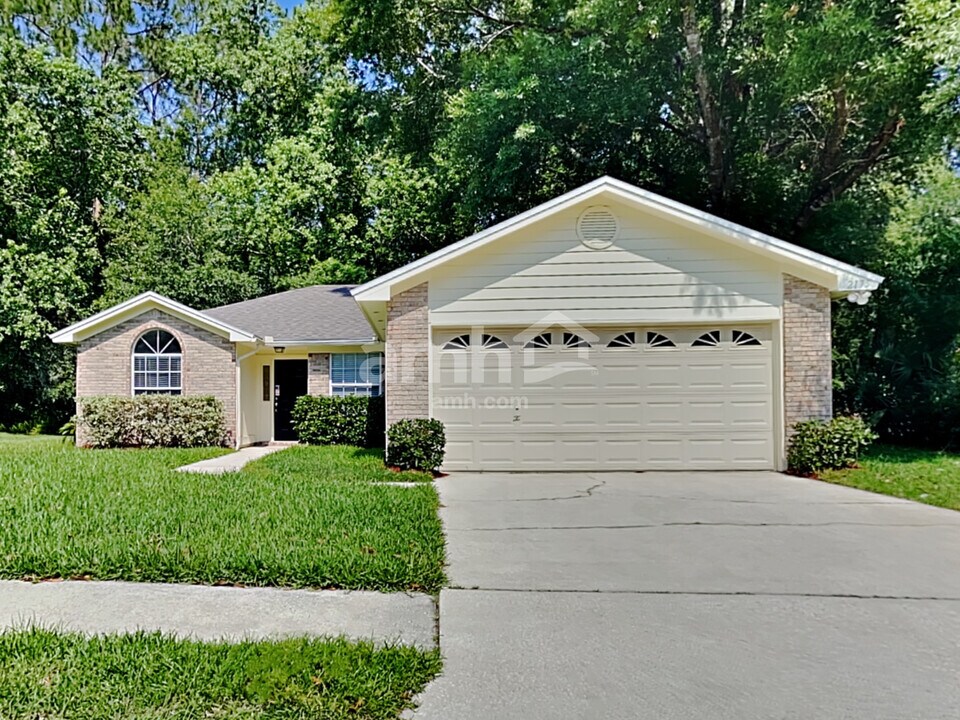 2175 Hovington Cir E in Jacksonville, FL - Building Photo