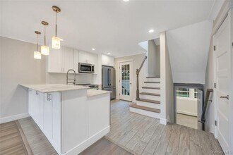 821 N Jefferson Ave in Lindenhurst, NY - Building Photo - Building Photo