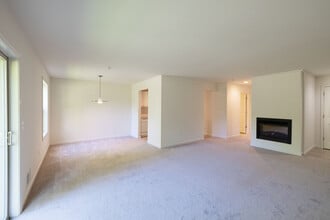 The Ridge at New Paltz in New Paltz, NY - Building Photo - Interior Photo