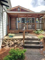 312 S Nebraska St in Portland, OR - Building Photo