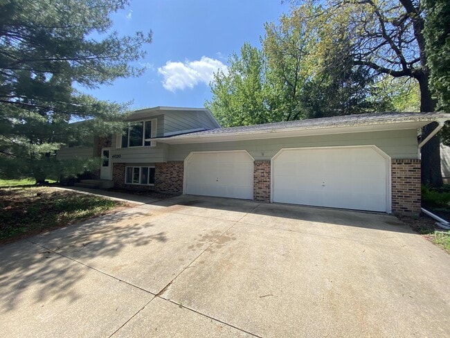 property at 4020 2nd Pl NW