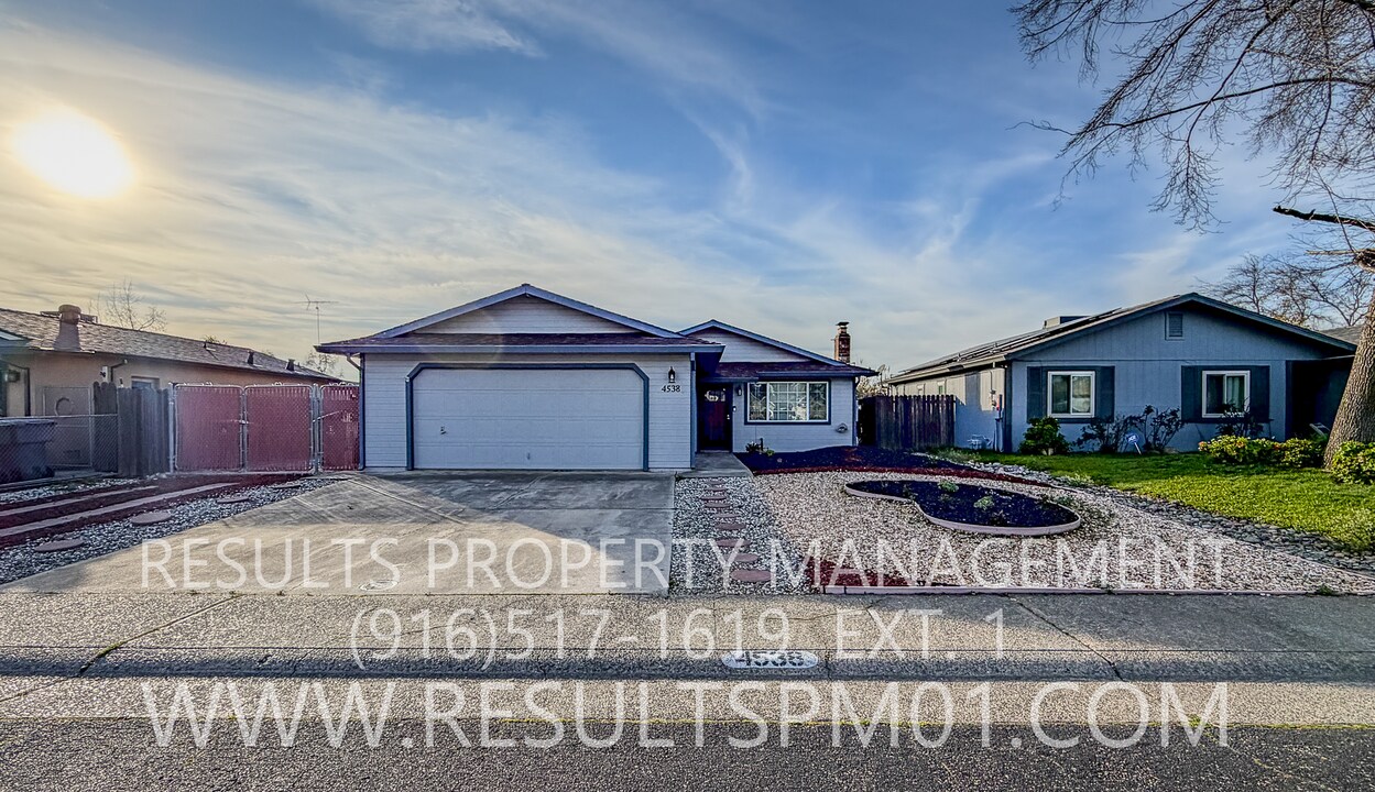 4538 Winners Cir in Rocklin, CA - Foto de edificio