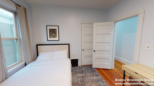 789 Columbia Rd, Unit 3 in Boston, MA - Foto de edificio - Building Photo