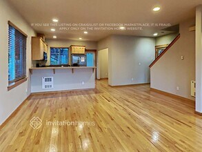 2480 SW Webster St in Seattle, WA - Foto de edificio - Building Photo