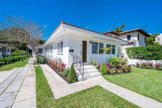 1704 S Le Jeune Rd in Coral Gables, FL - Building Photo - Building Photo