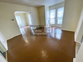 509 E 1st Ave in Mitchell, SD - Building Photo - Building Photo